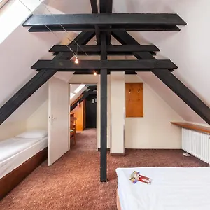 Ahl Meerkatzen Otel